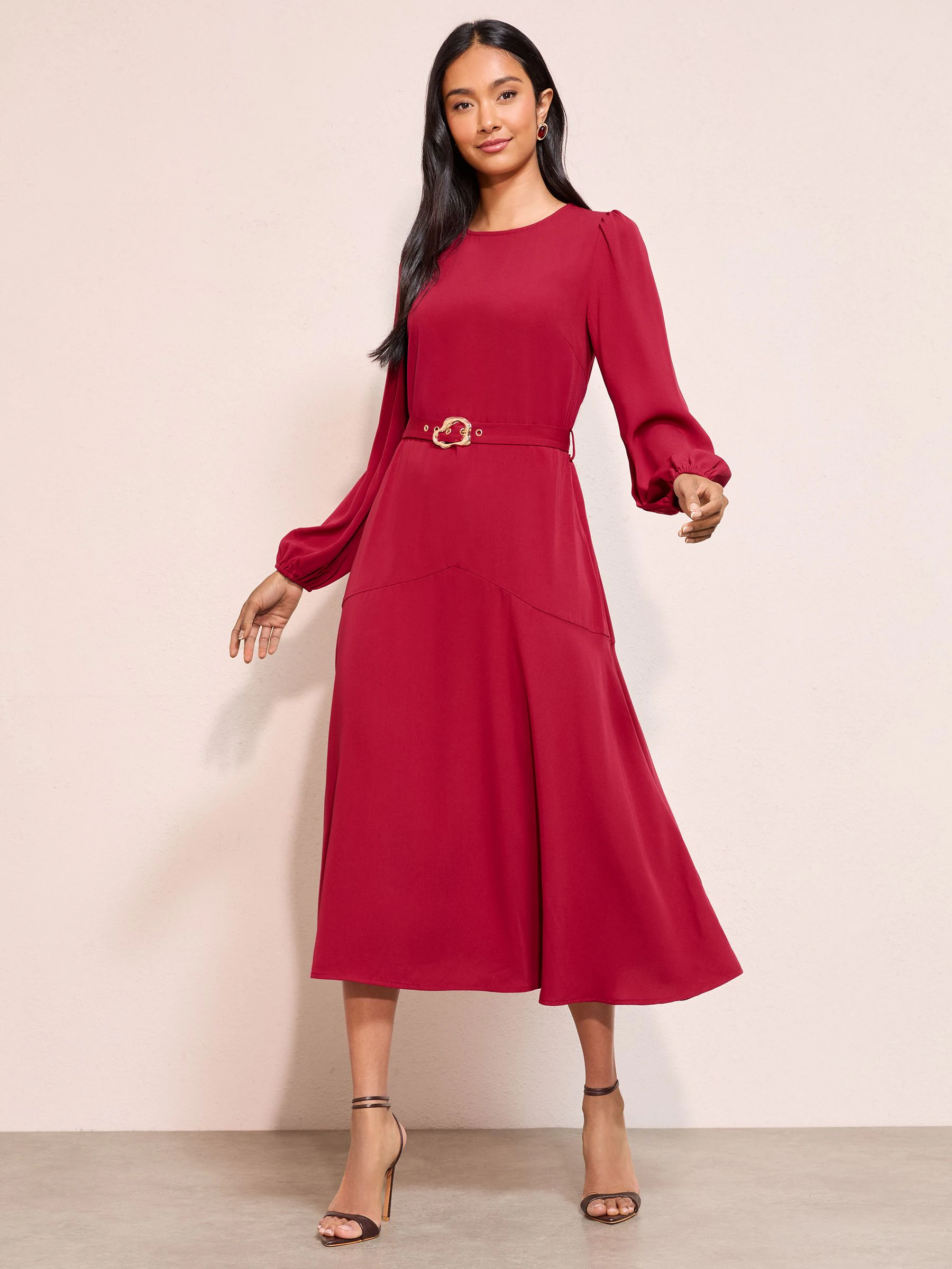 Bordeauxrood - Friends Like These Long Twist Sleeve Scoop Neck Belted Midi Dress