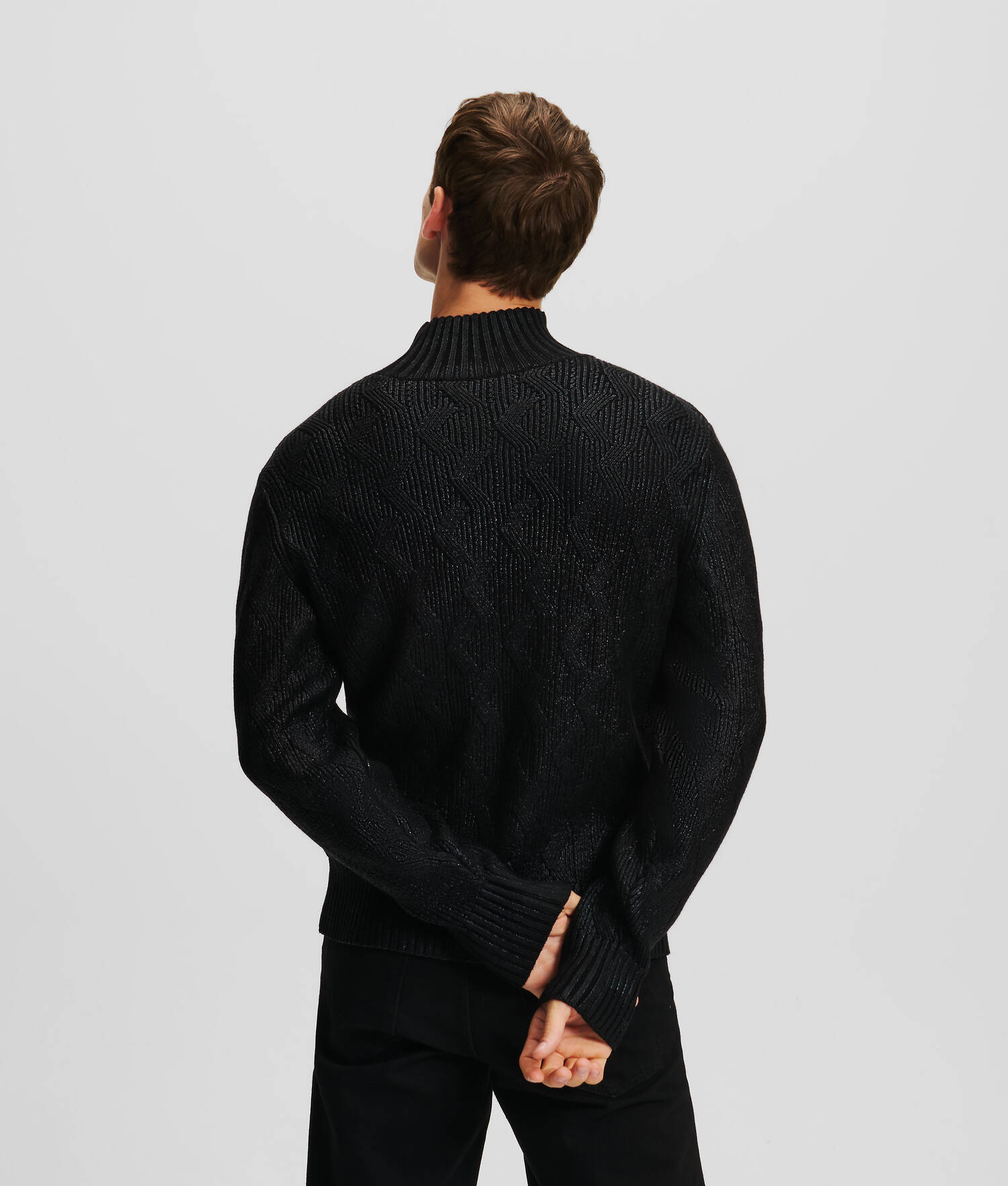 PULL À COL ROULÉ EN TRICOT ÉPAIS