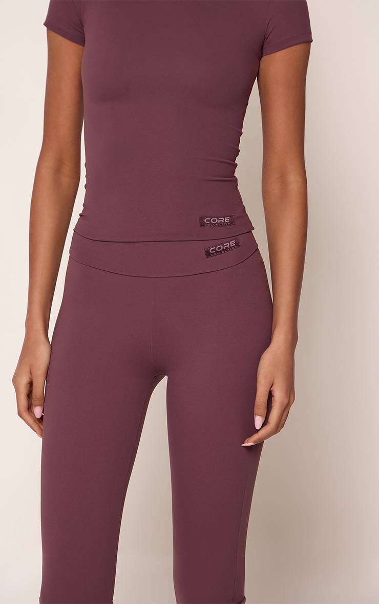 Eggplant T-shirt Grande Taille À Manches Courtes Sculptant Collection Core Avec Patte Contour