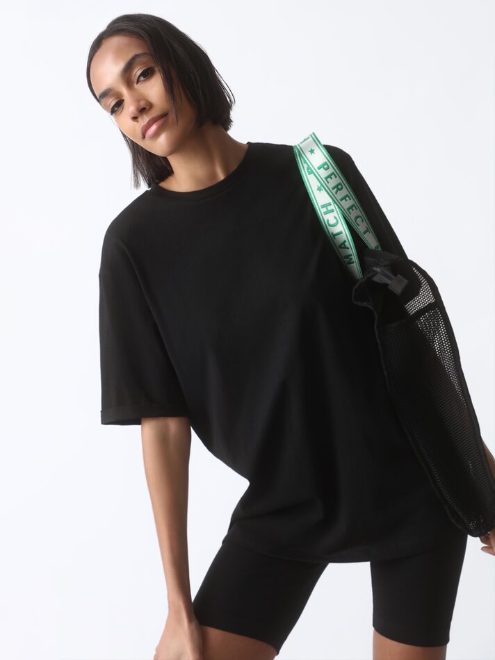 Camiseta oversized de manga curta - Preta