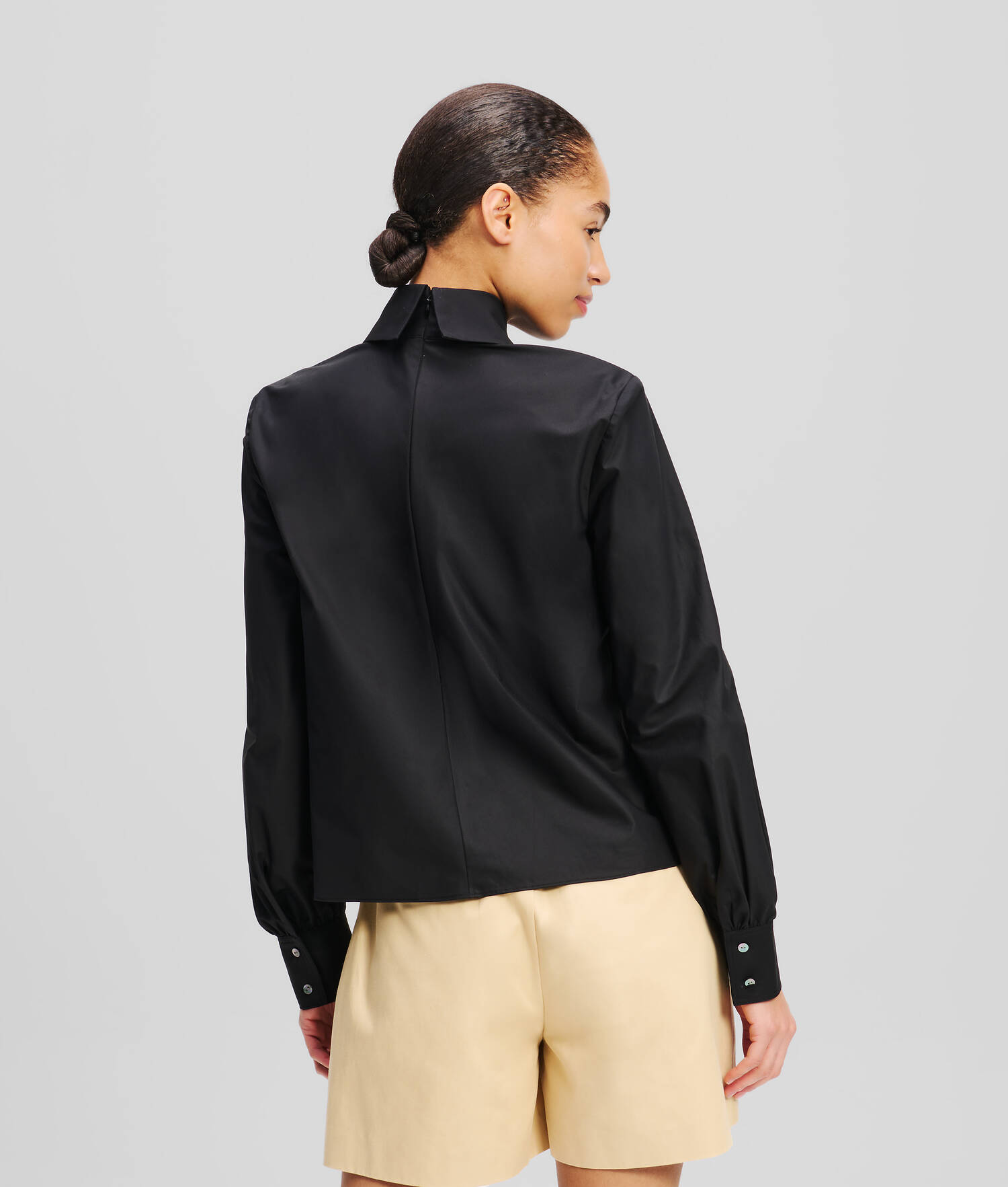 CHEMISIER KARL ESSENTIAL AVEC DETAIL CRAVATE - Noir