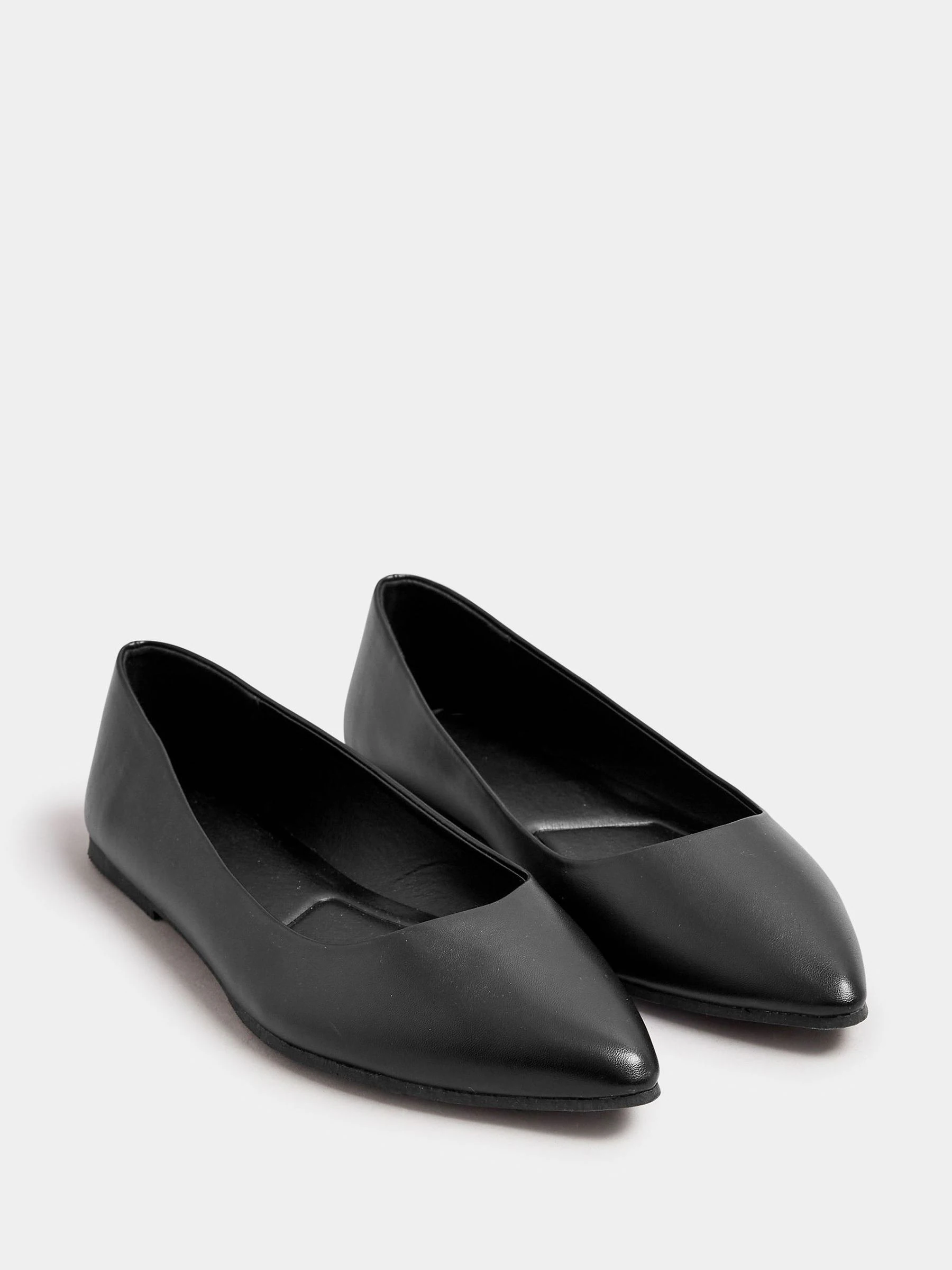 Zwart - Yours Curve Wide Fit Flat Point Pumps
