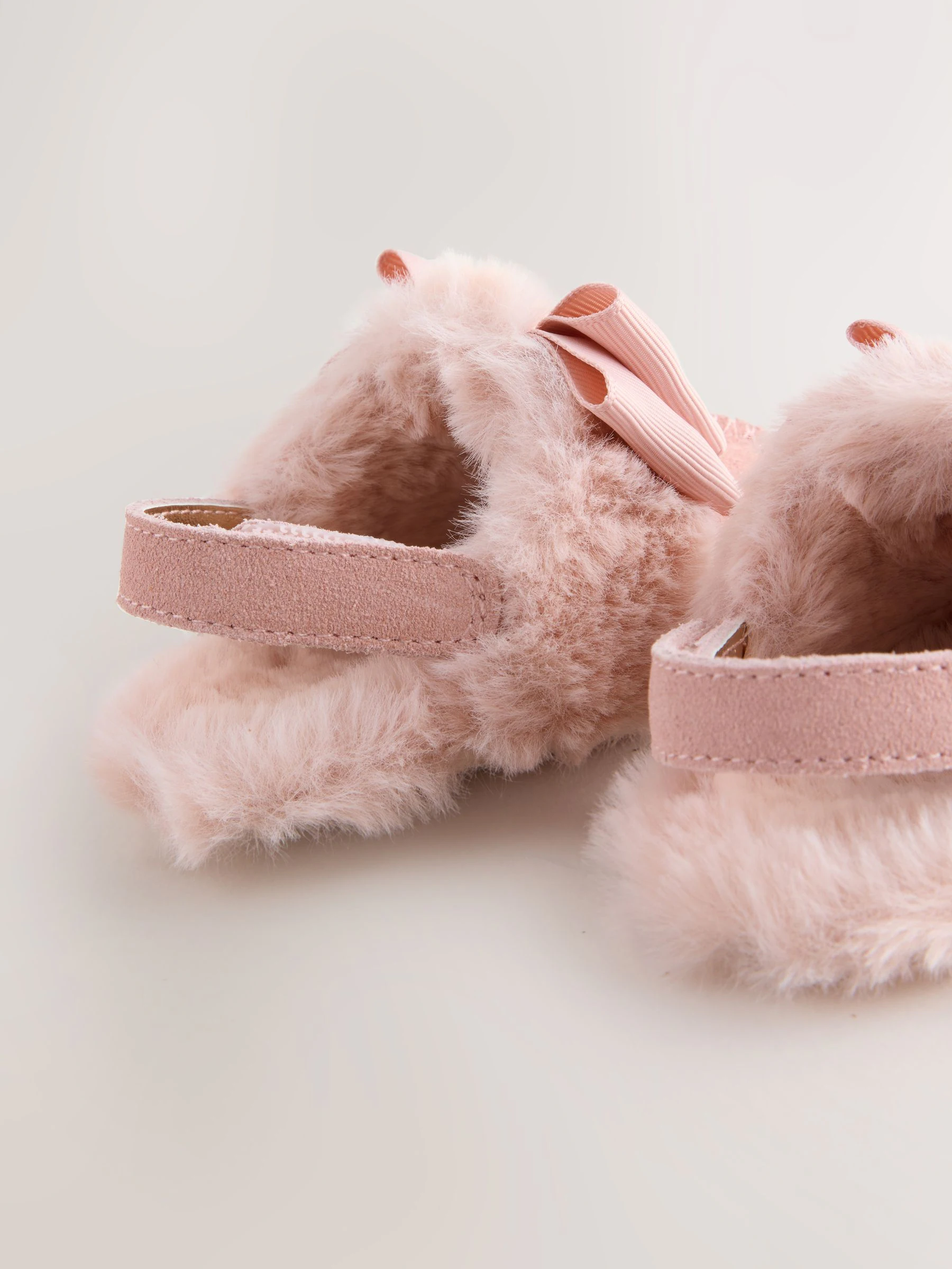 Roze - Baker by Ted Baker gewatteerde muiltjes met imitatiebont voor babymeisjes