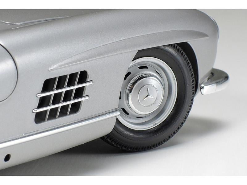 Tamiya Bausatz Mercedes-Benz 300SL 1:24 Detailgetreuer Modellbausatz im Massstab 1:24