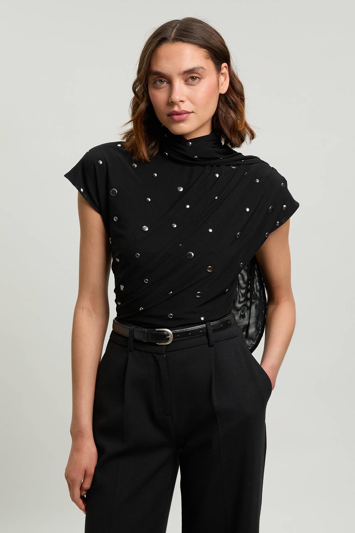 KarenMillen Haut En Jersey À Col Bénitier Avec Détails Cloutés