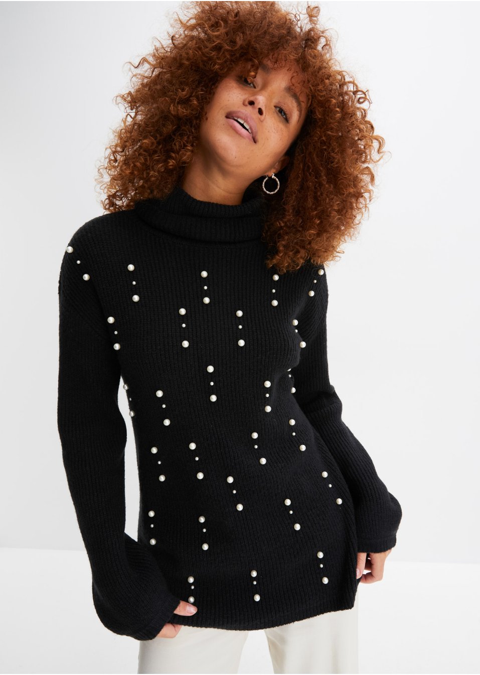 Pull avec éléments décoratifs