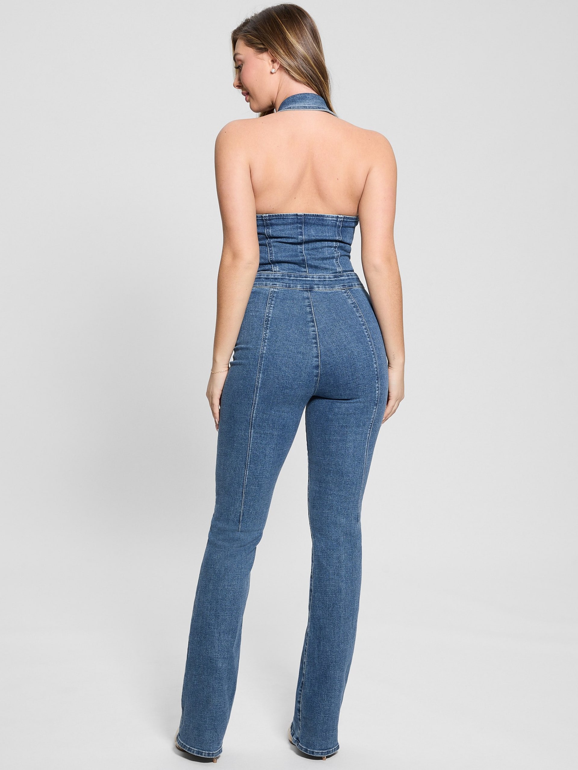 Macacão jeans Mia com decote halter