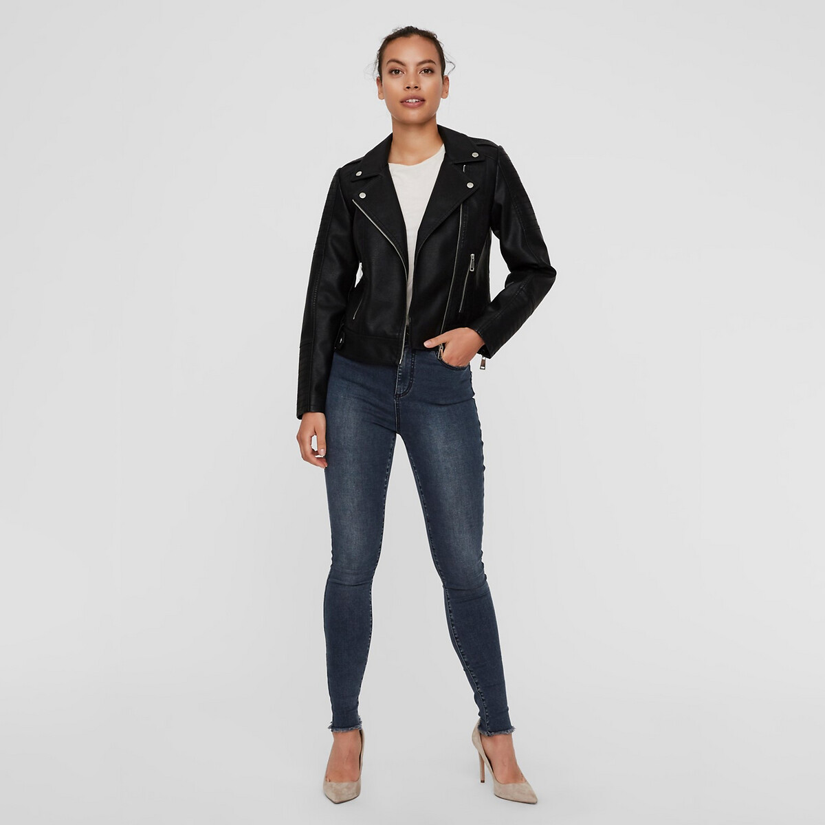 VERO MODA<br>Jaqueta curta com zíper, couro sintético