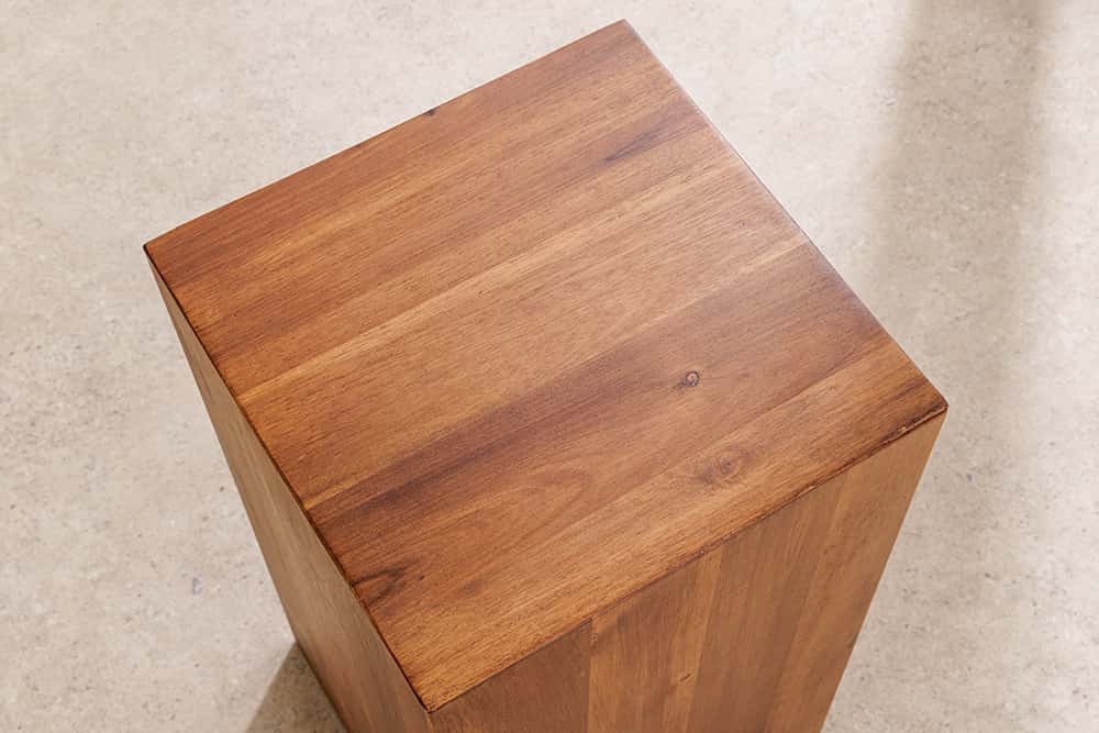 Massivholz Dekosäule COLUMNA 75cm braun Akazie Beistelltisch