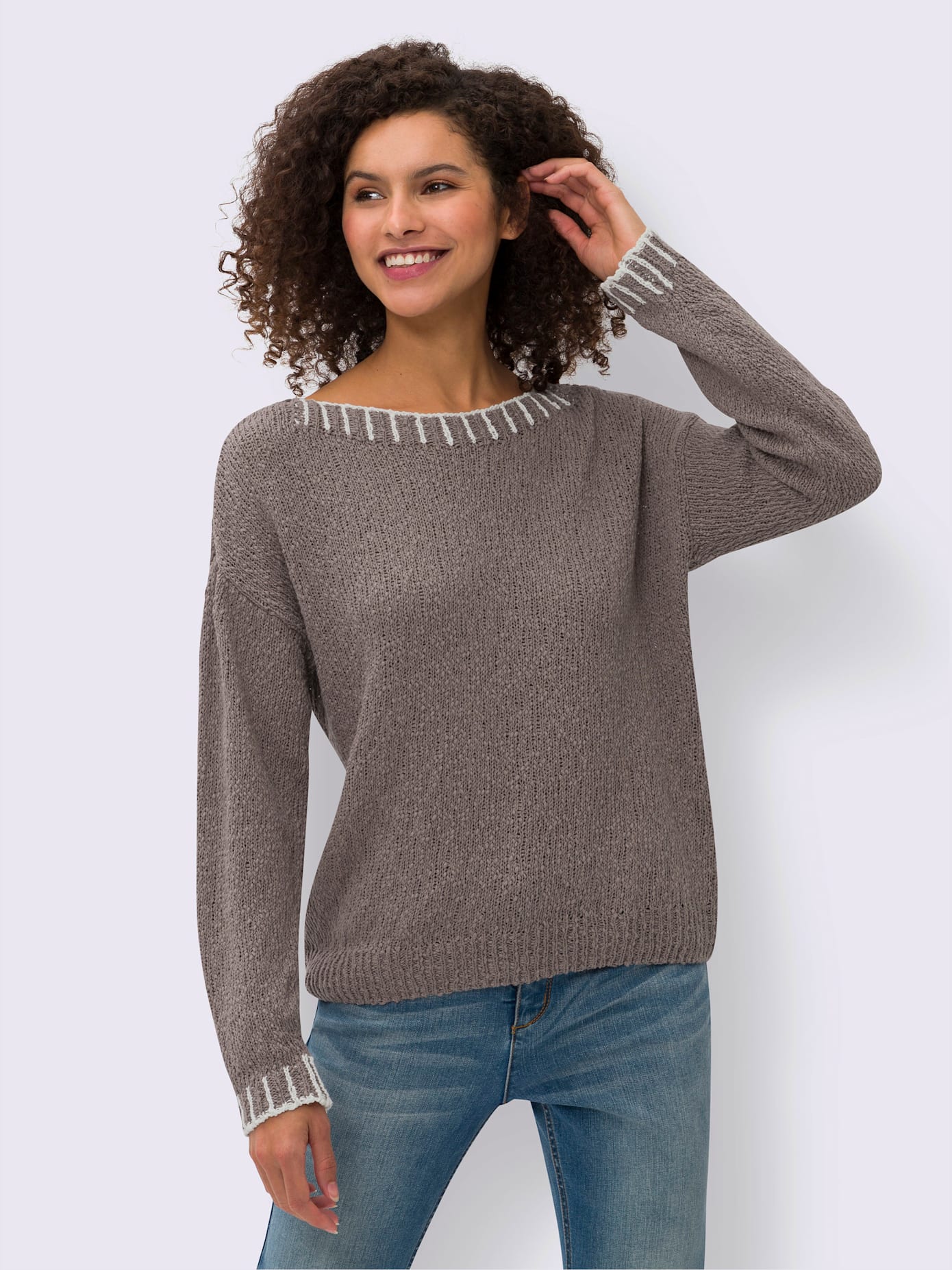 Pull détails contrastés