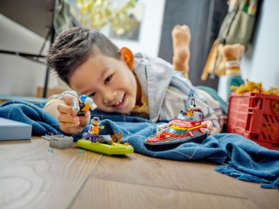 LEGO Reddingsboot Brand (60373)