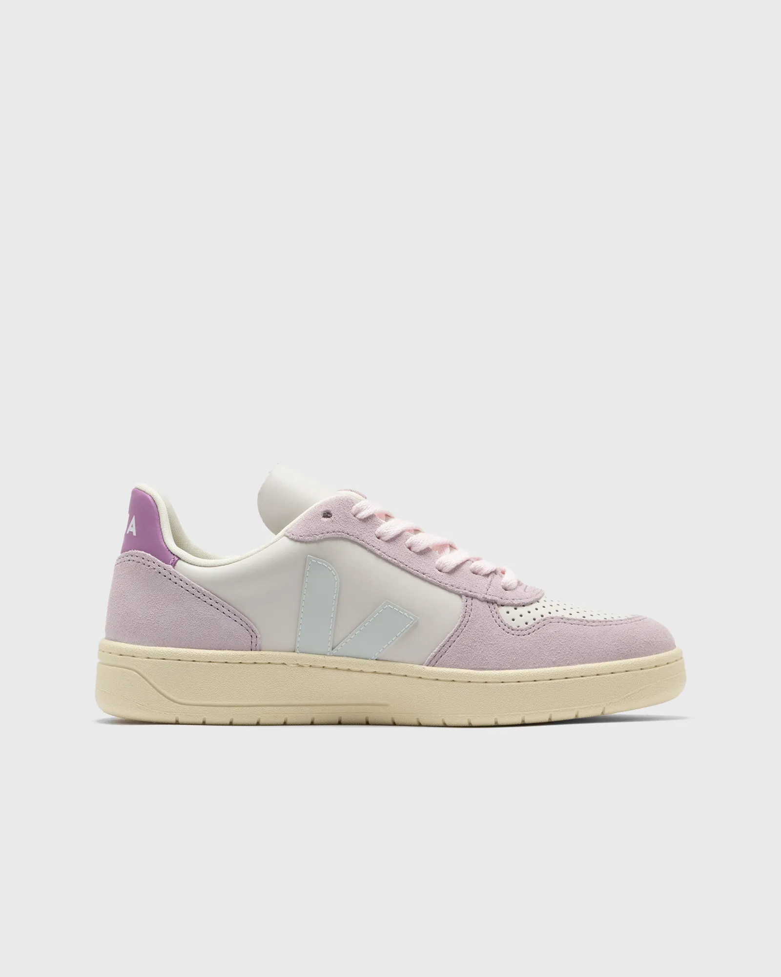 Veja V-10 LEATH