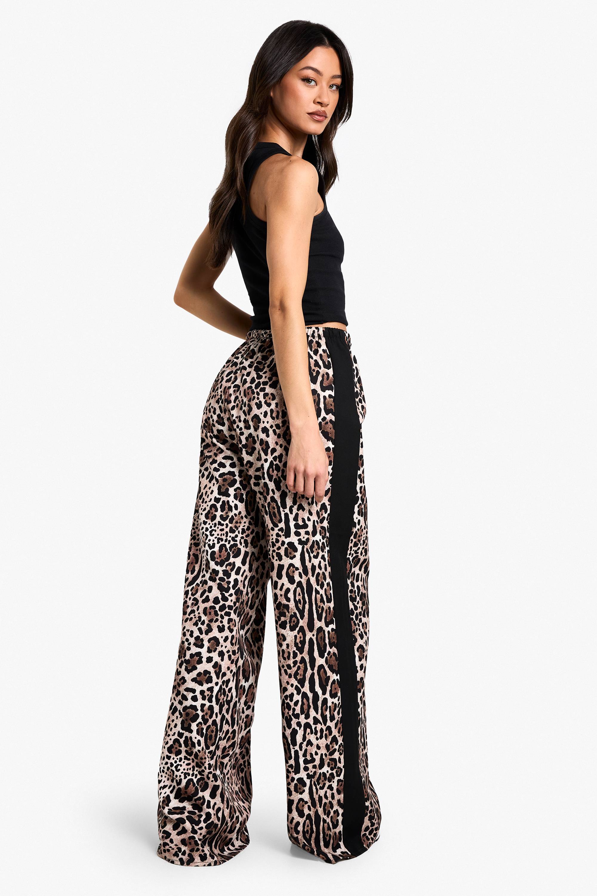 boohoo Pantalon ample à jambes larges, avec cordon de serrage, rayure latérale et imprimé léopard