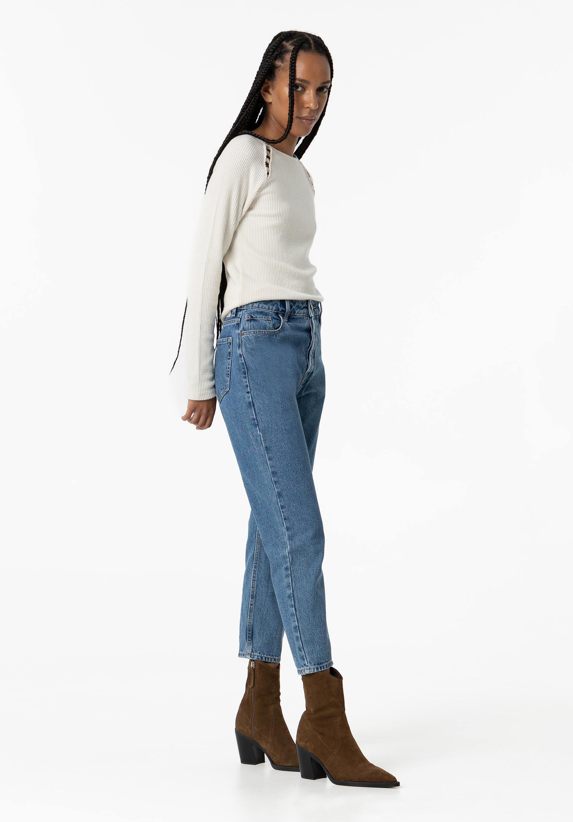 Jeans Mom Fit Cintura Alta