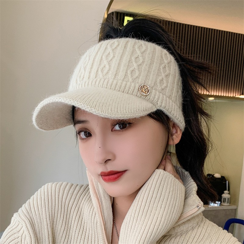 Damen Strick Baseball Cap Winter Mütze Schirmmütze Accessoire Schiebermütze mit Zopfloch (One Size) - Beige