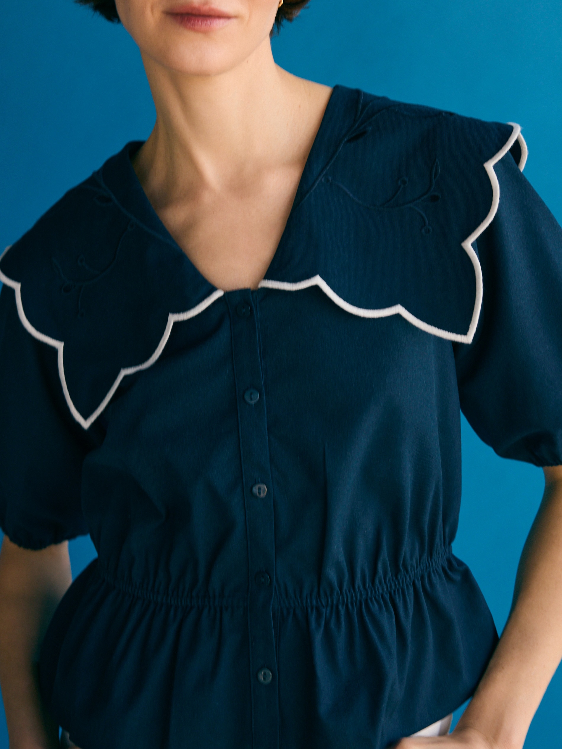 Bluse mit dekorativem Kragen