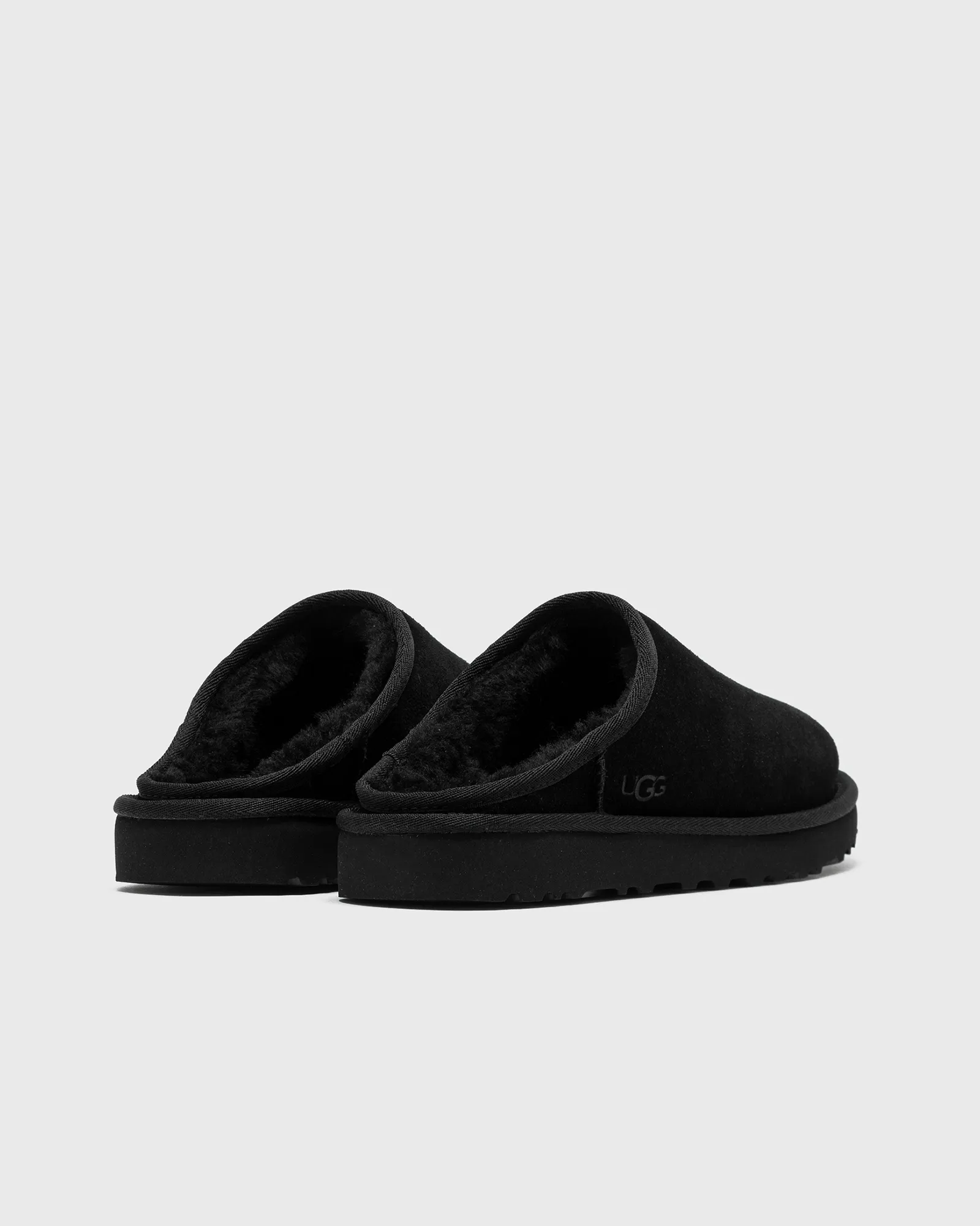 UGG CLASSIC SLIP-ON