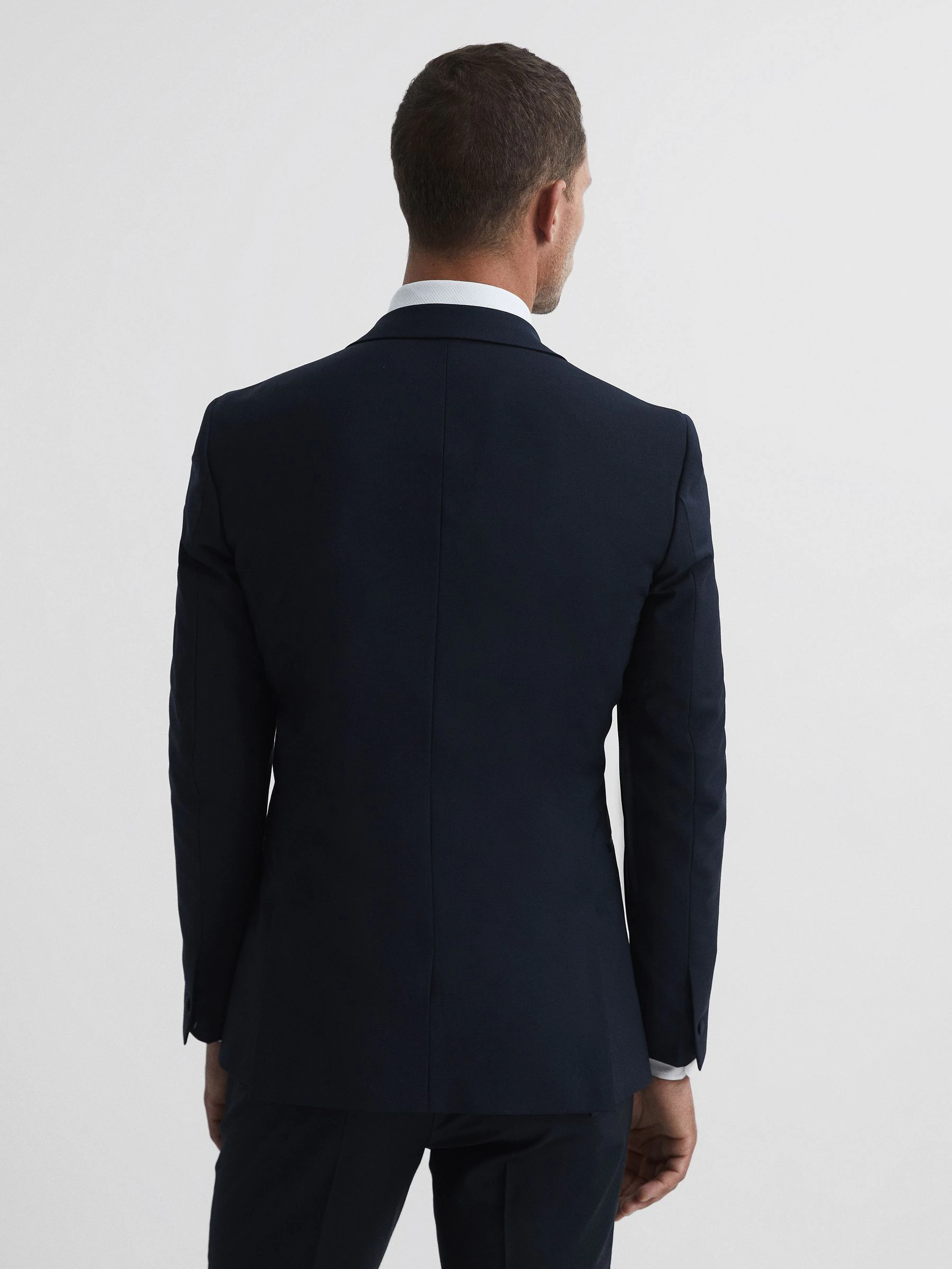 Reiss Performance dinerjasje met moderne pasvorm