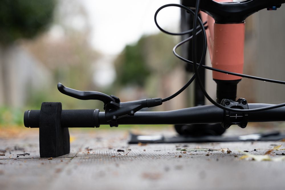 Hiplok FLIPSTAND - Mini-Fahrradständer mit Unterlage kaufen | Bike-Discount