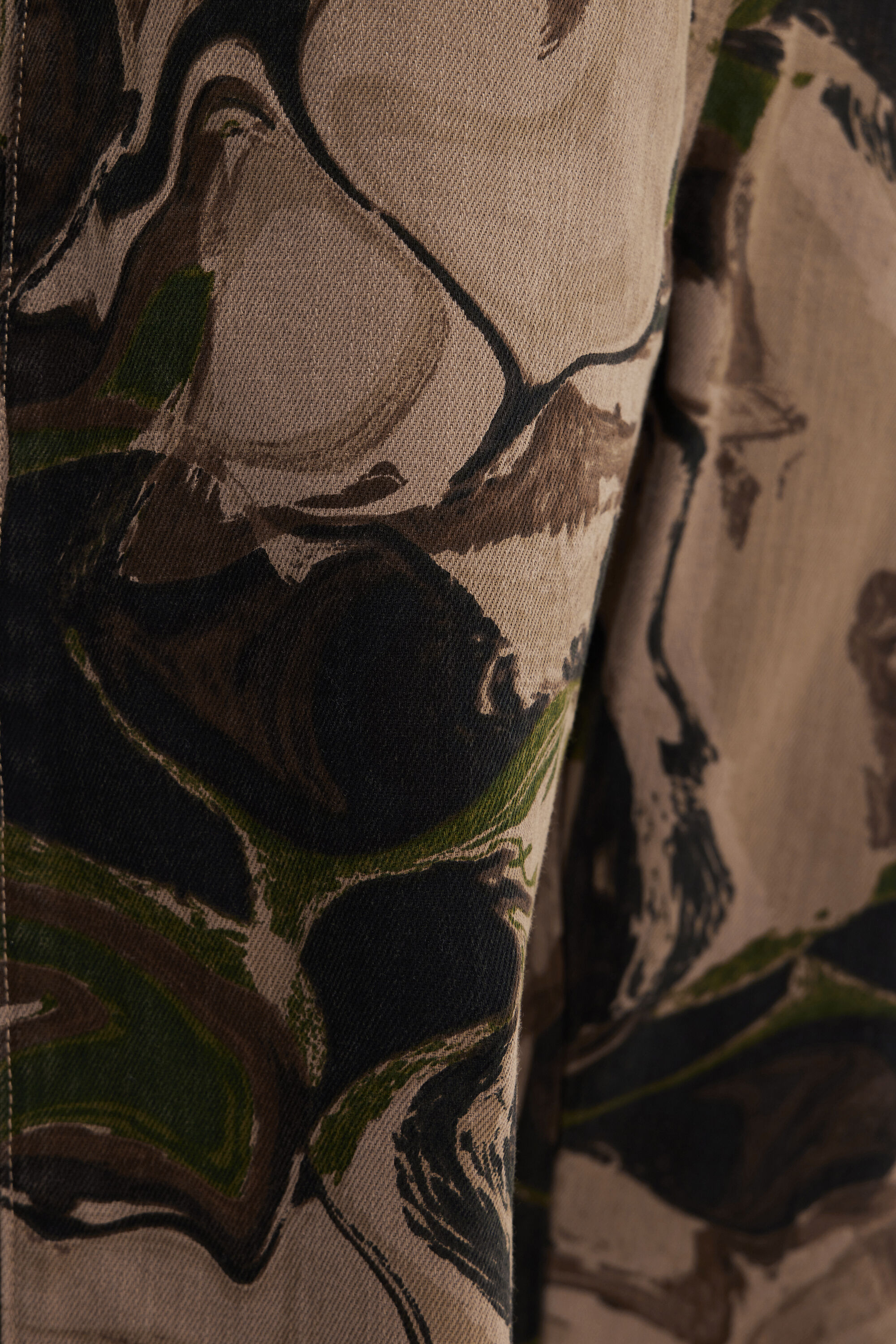 Babador de camuflagem psicodélica