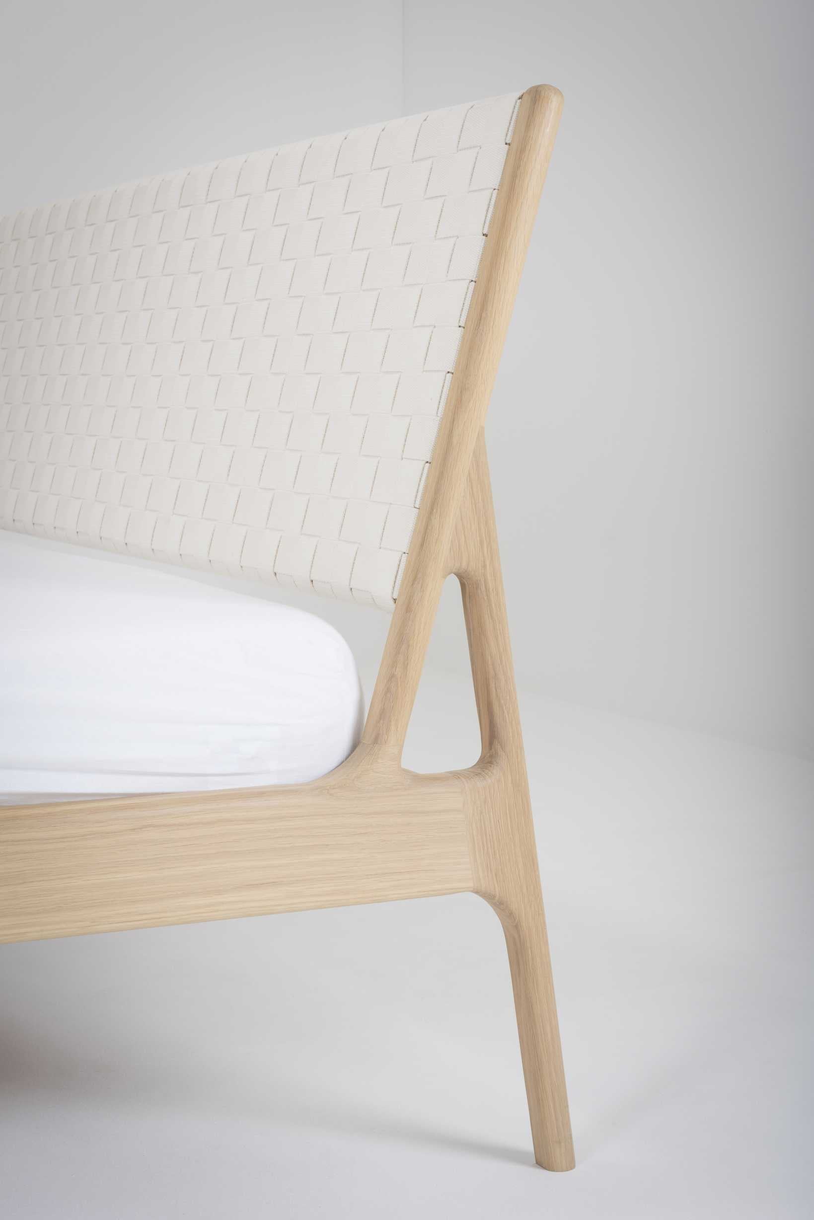 Fawn bed 180x200 cotton webbing white