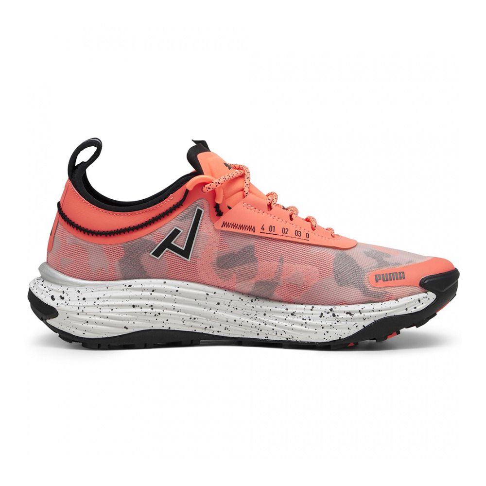 Puma VOYAGE NITRO 3 - Chaussures trail Homme neon sun/puma black
