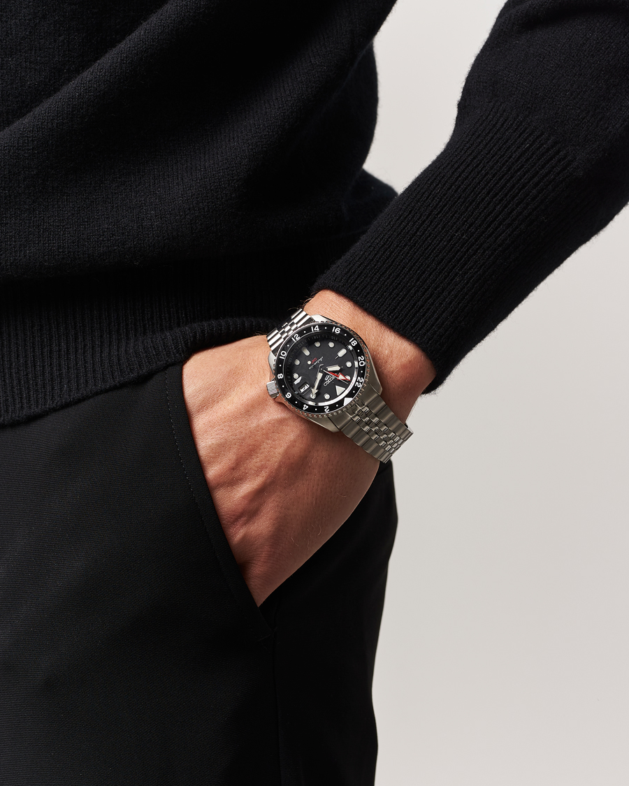 Seiko 5 Sports Automatic GMT Diver Steel 42mm Black Dial