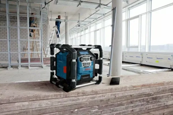 Bosch RADIO GPB 18V-5 SC POWER BOX - SOLO