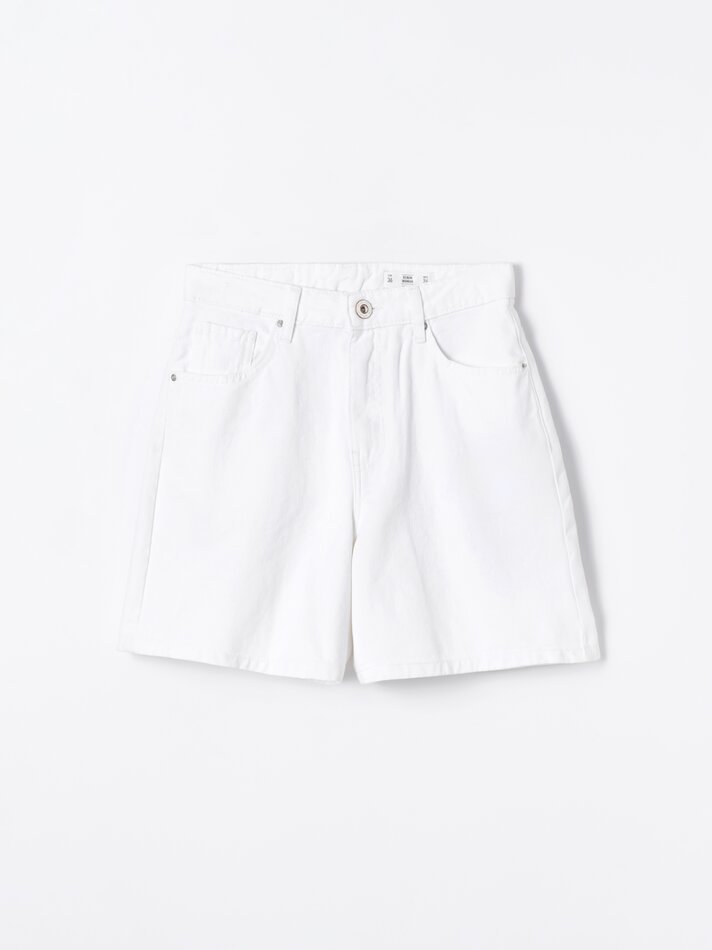 Bermuda jeans estilo Mom - Branca