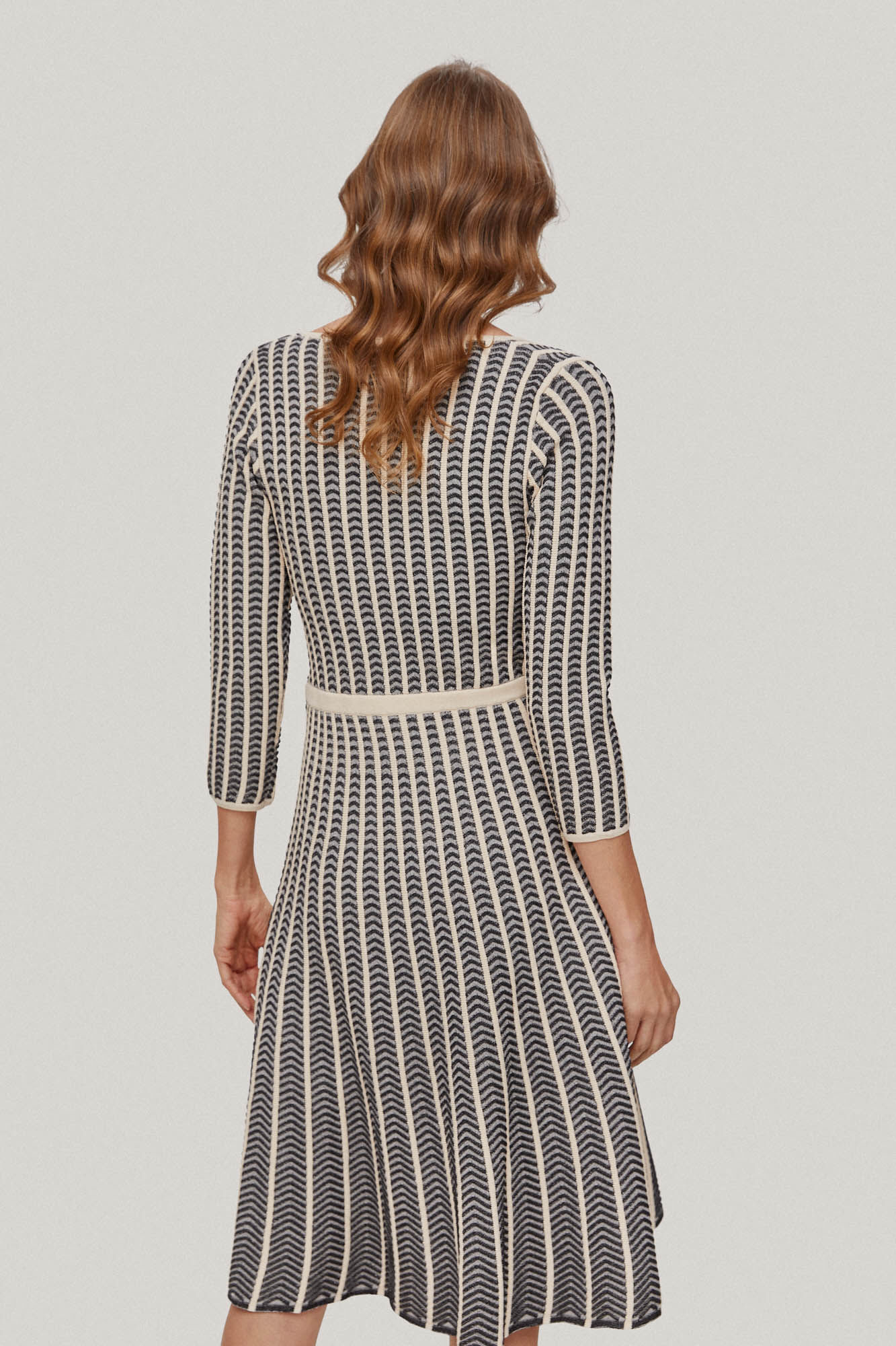 Vestido midi bicolor em ziguezague - Bege