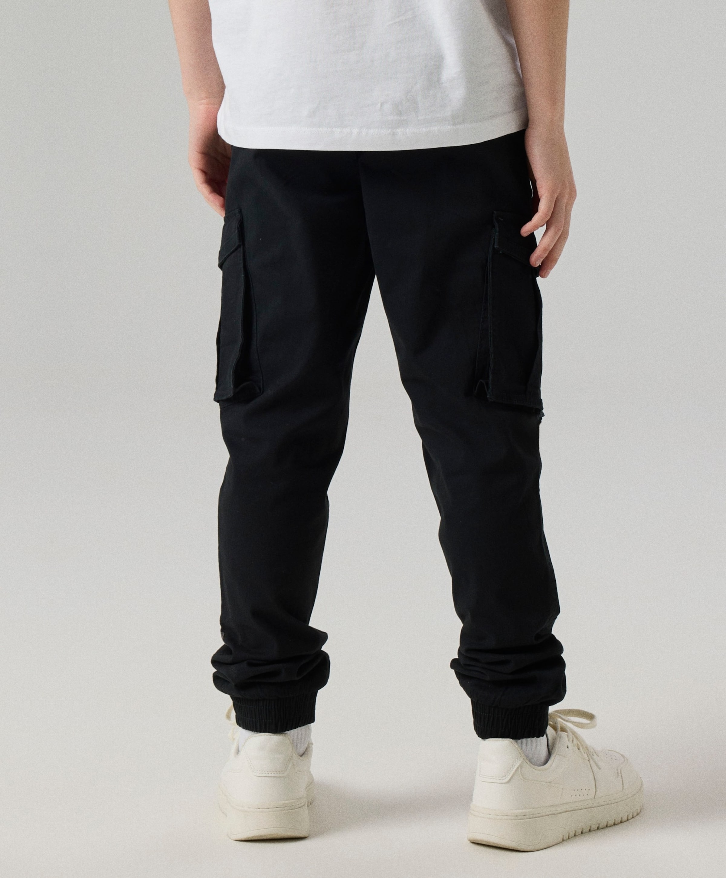 Name it NITBAMGO REG/R TWI CA PANT M NMT NO jongens broek zwart