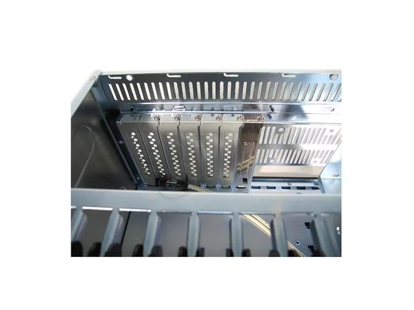 Chieftec UNC-410S-B - Rack-monterbar 4U - ATX - ingen strømforsyning - sort - USB