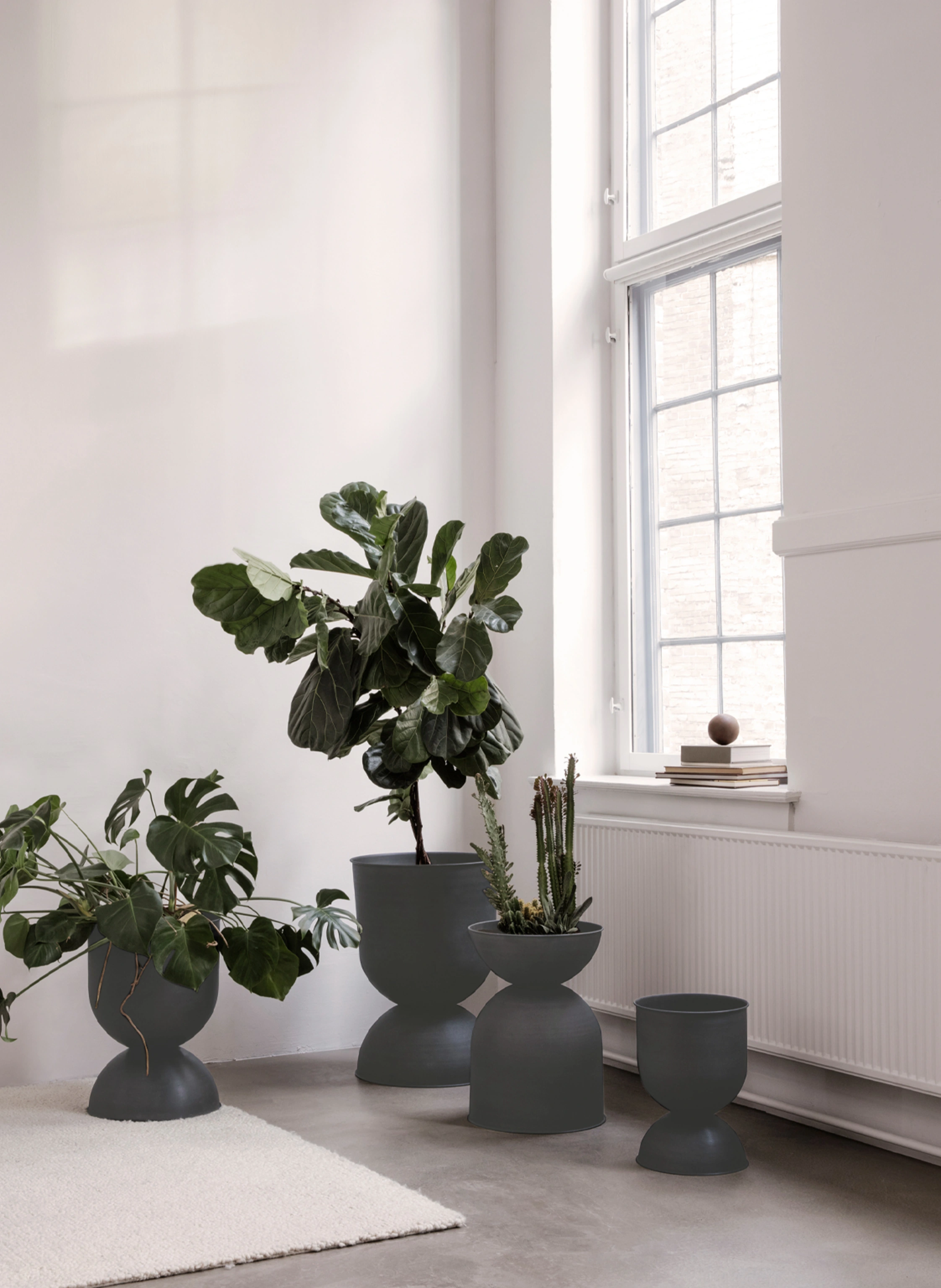 Ferm LIVING Blumentopf HOURGLASS SMALL