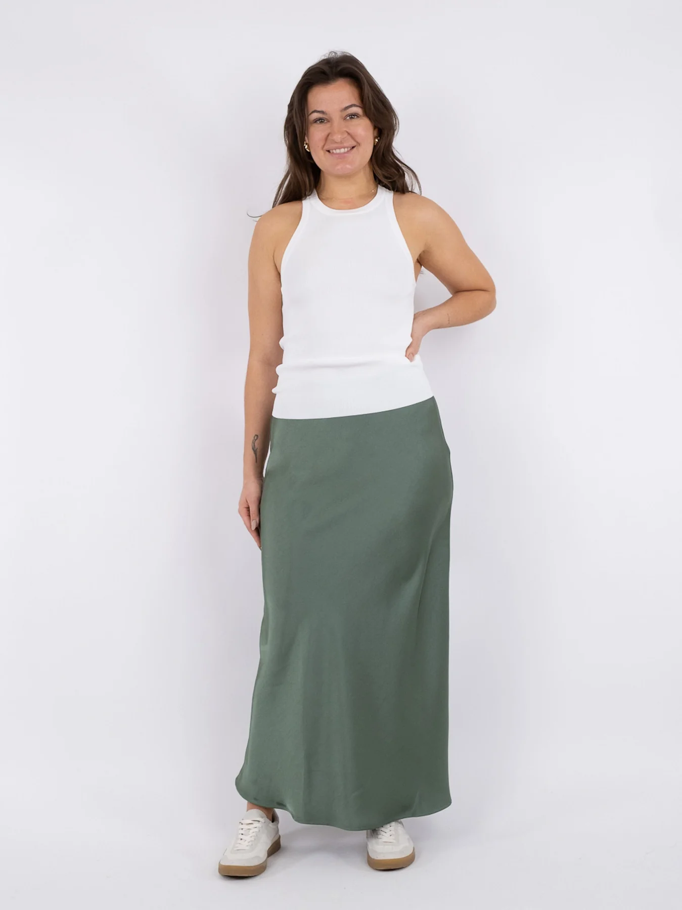 Neo Noir Vicky Heavy Sateen Skirt forrest green