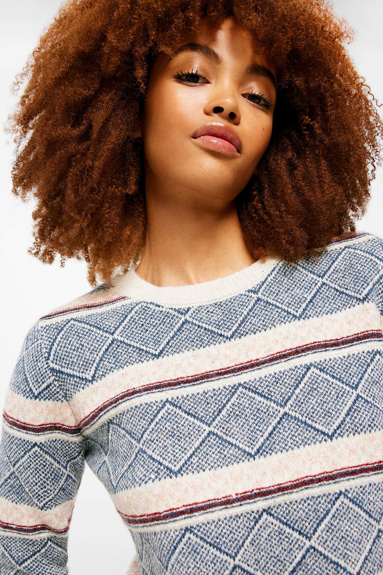 Bordas em jacquard de malha com lantejoulas