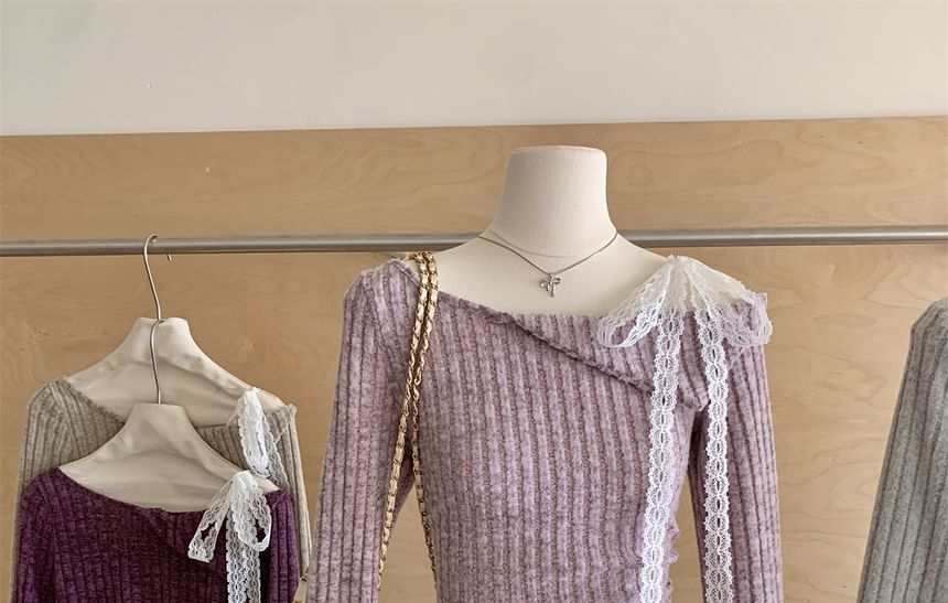 Dute - Asymmetrisch gebreide top met lange mouwen en boothals