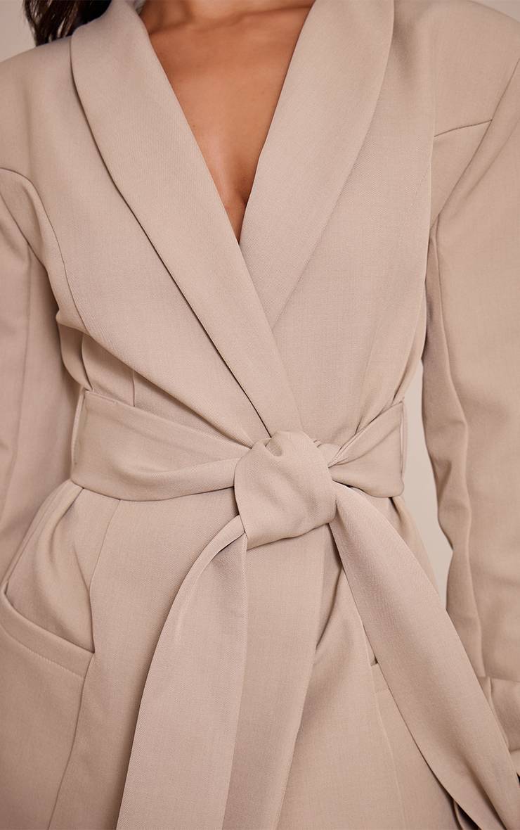 Gris Pierre Robe Blazer Cintrée Petite Taille Avec Ceinture À Nouer