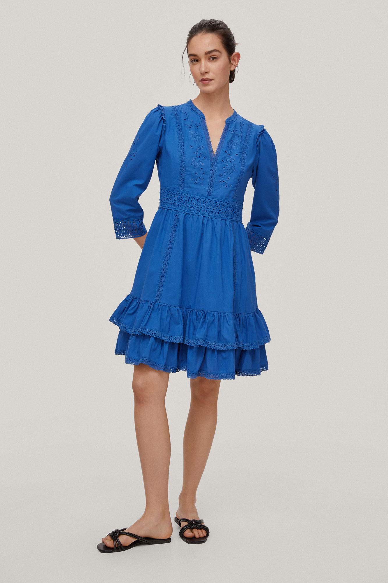 Vestido curto com detalhes - Turquesa