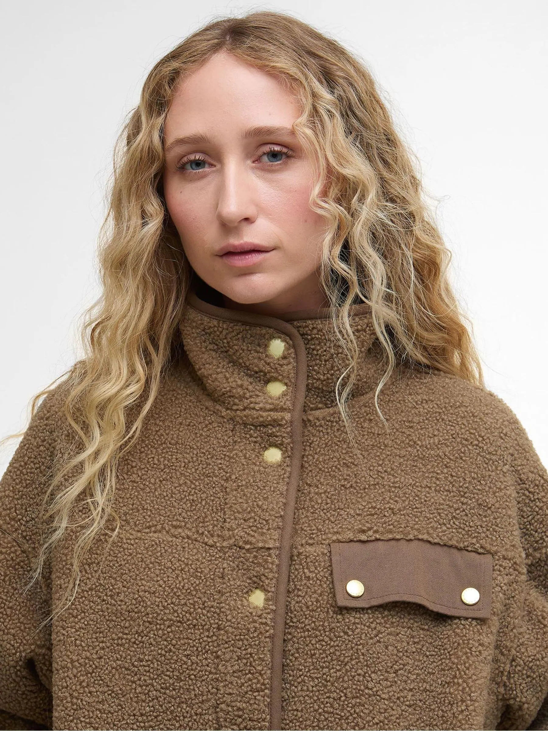 Bruin in legerlook - Barbour® Mabel fleece jack