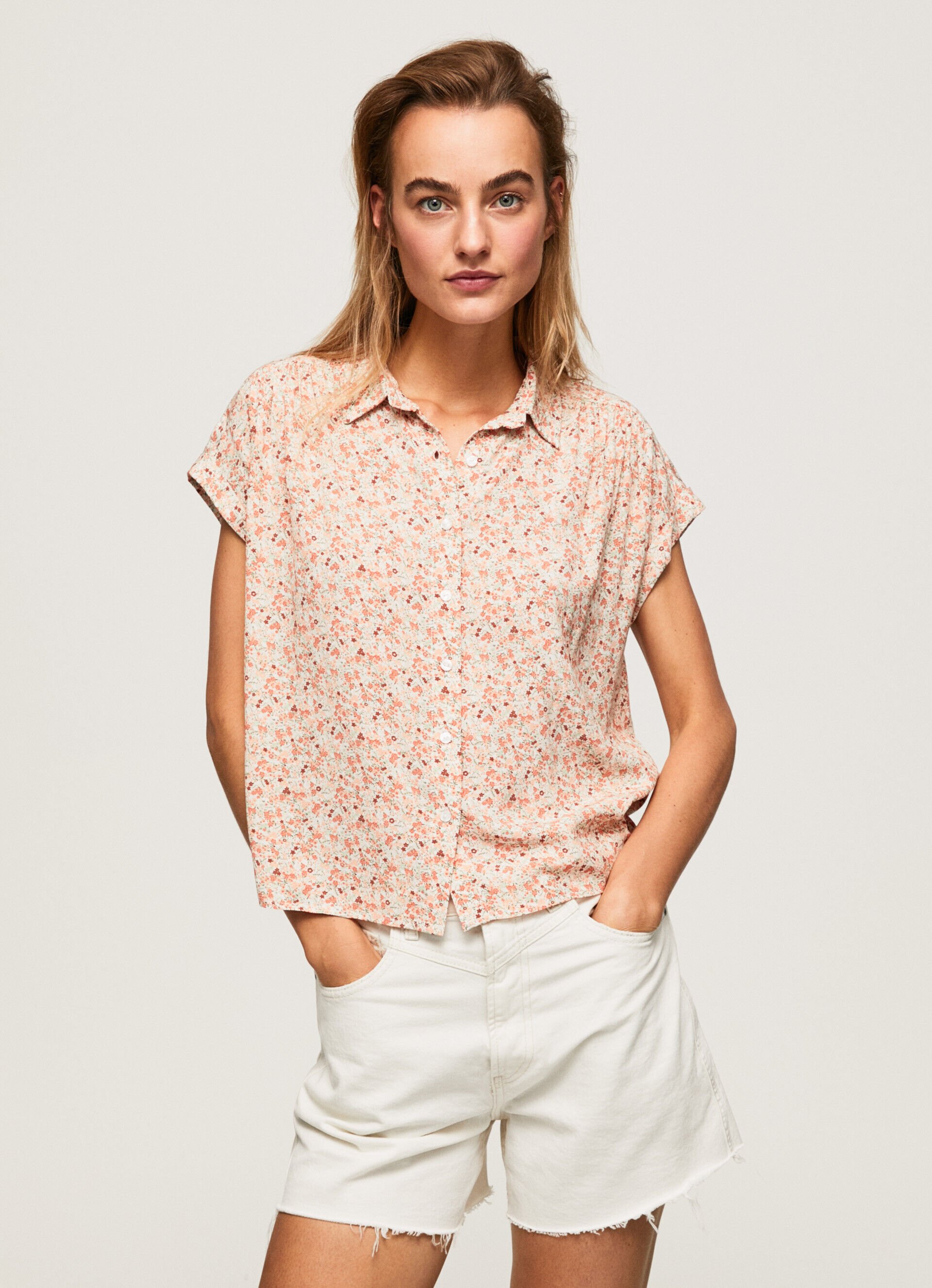 CAMISA FLORAL DE MANGA CURTA - multicolorida