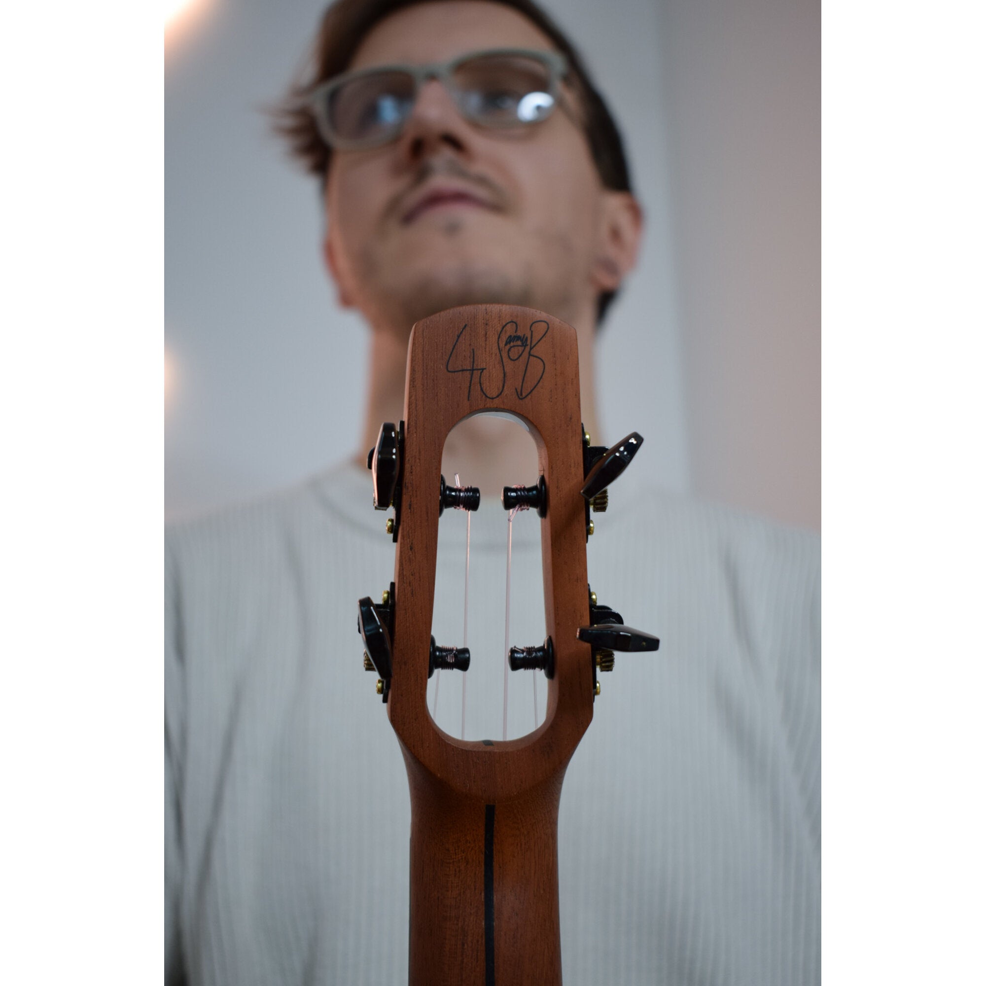 Flight 4SB Sammy Turton Signature Tenor ukelele met deluxe gigbag