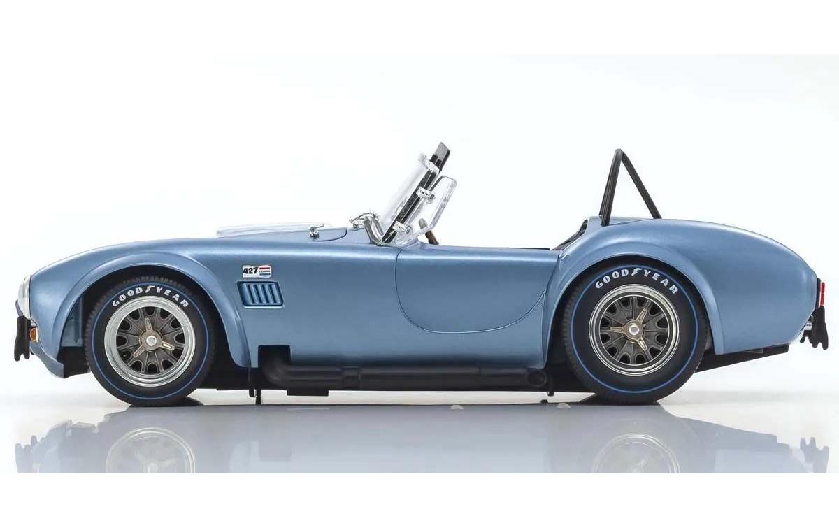 Shelby Cobra 427 S/C Spider, Hellblau-Weiss 1:18<br>Detailgetreues Modellauto für Sammler im Massstab 1:18