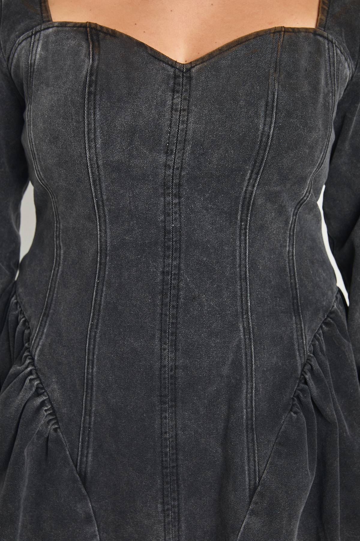 boohoo Robe Patineuse En Denim Avec Détails De Coutures Grande Taille