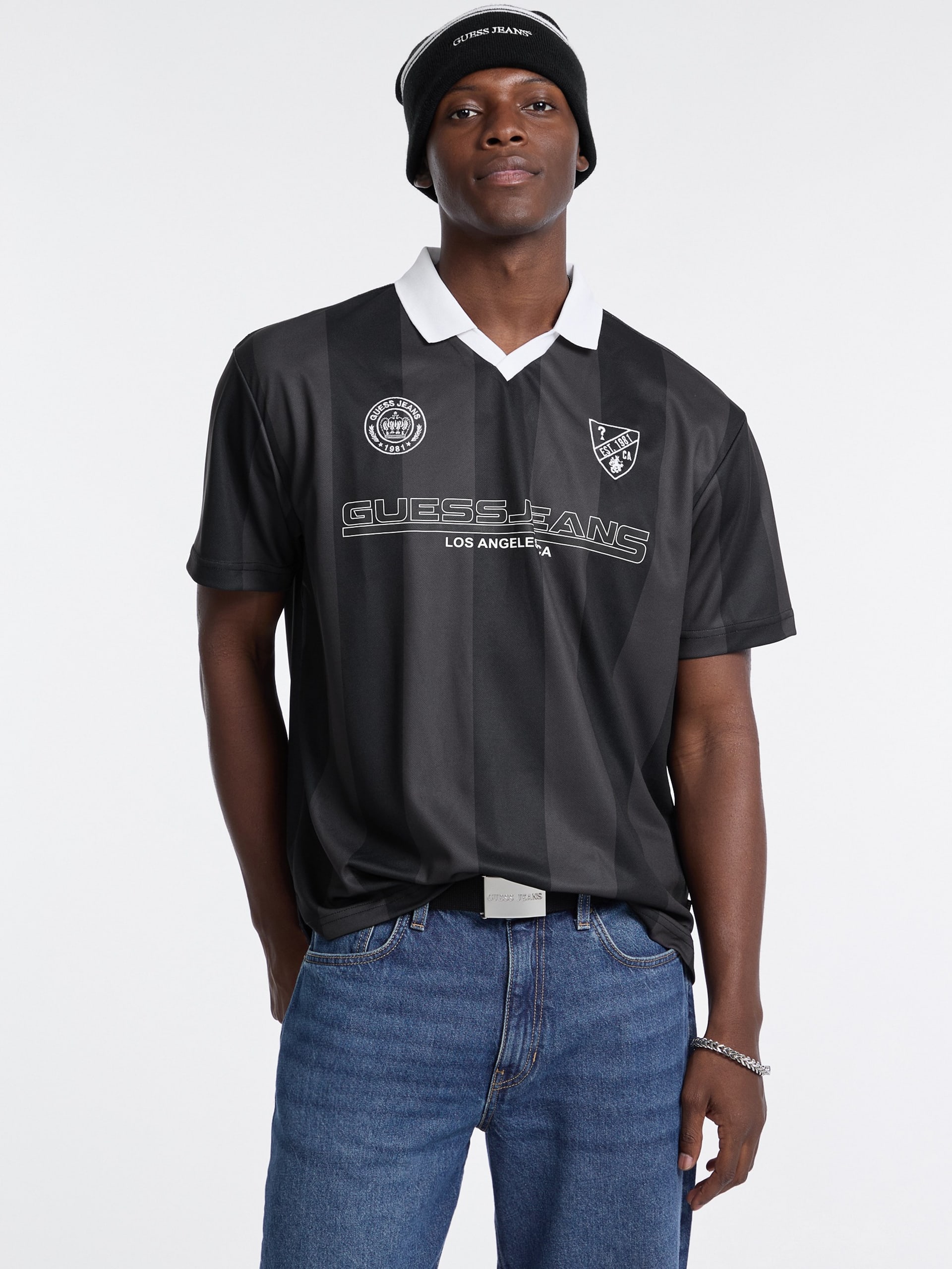 Polo com o logotipo do futebol