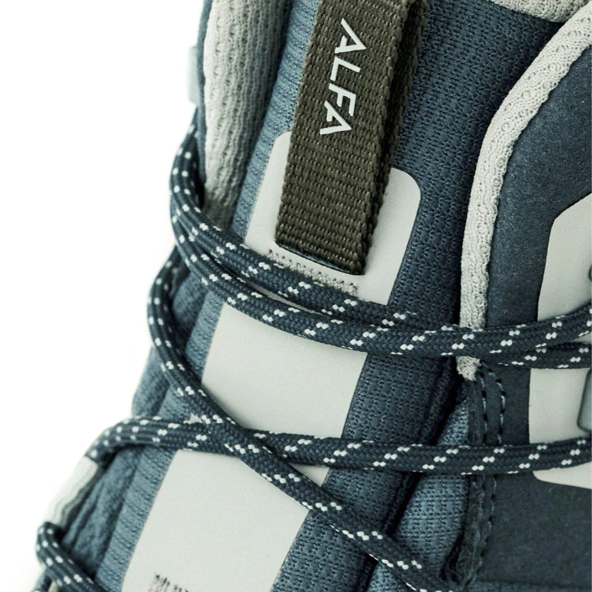 Alfa<br>Driv Advance GTX M
