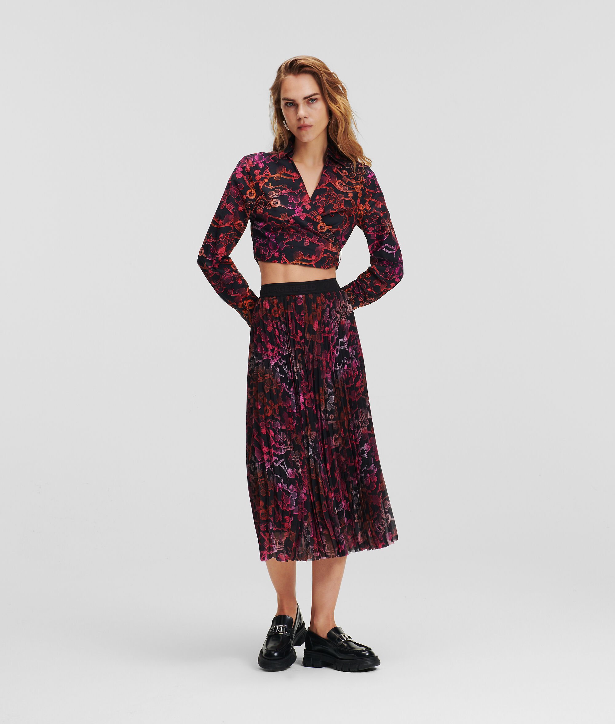 CHEMISE CROPPED À MOTIF CHAÎNE