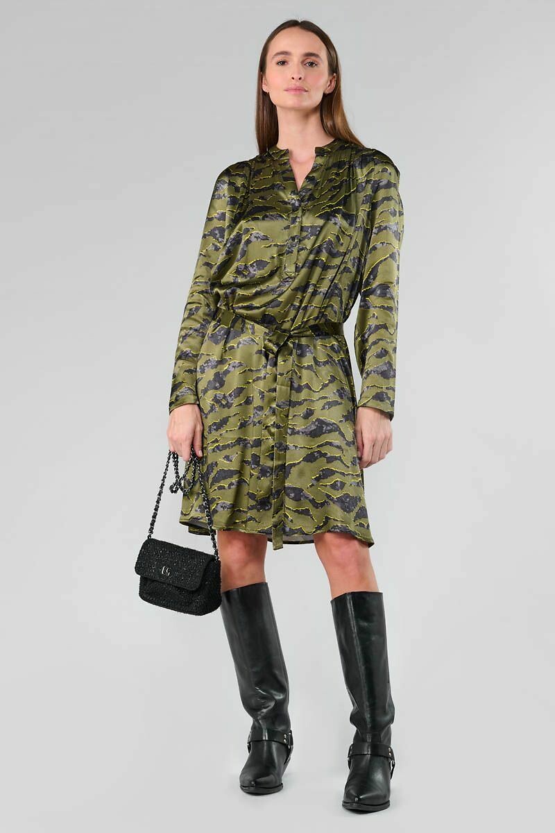 LE TEMPS DES CERISES<br>Vestido de cetim estampado