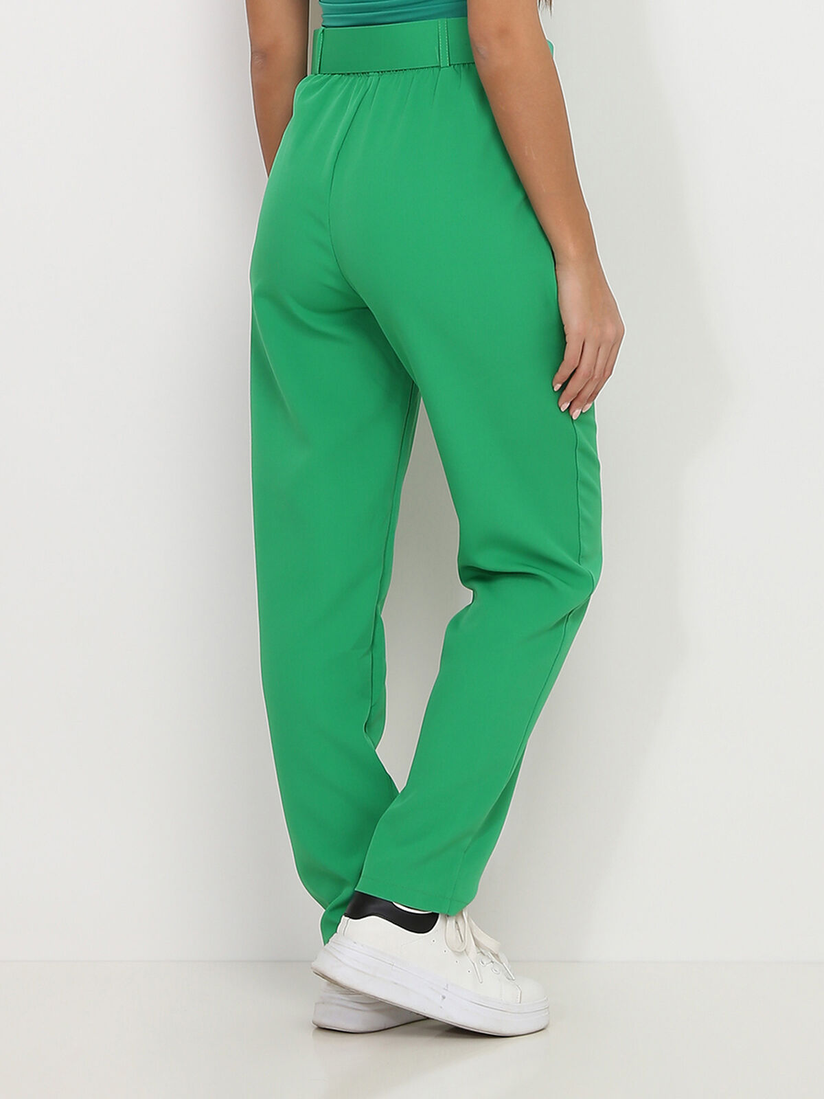 Pantalon à pinces avec ceinture- Vert