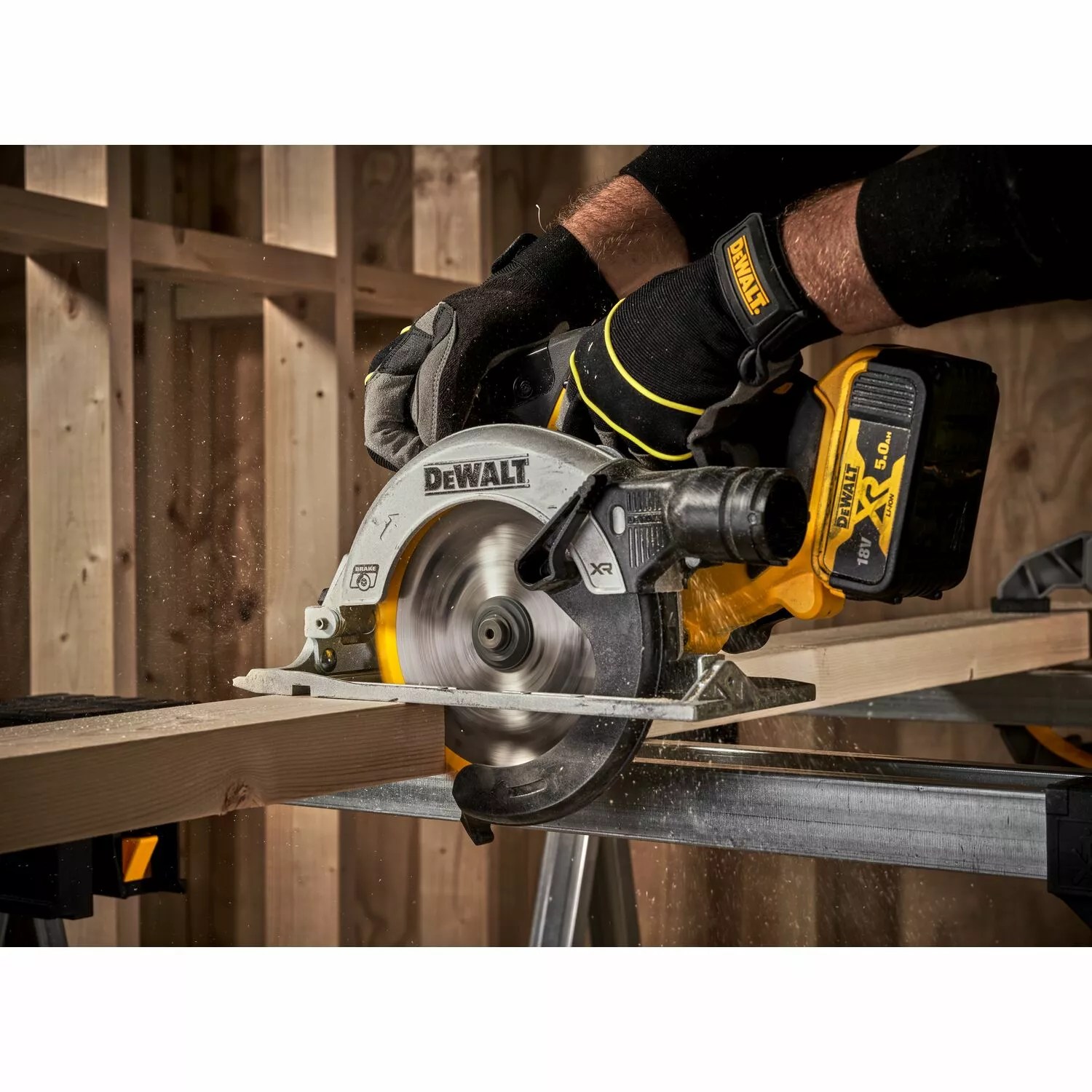 DeWALT DCS565P2-QW 18V Li-ion Accu Cirkelzaag set (2x 5.0Ah) in TSTAK koffer - 185 mm