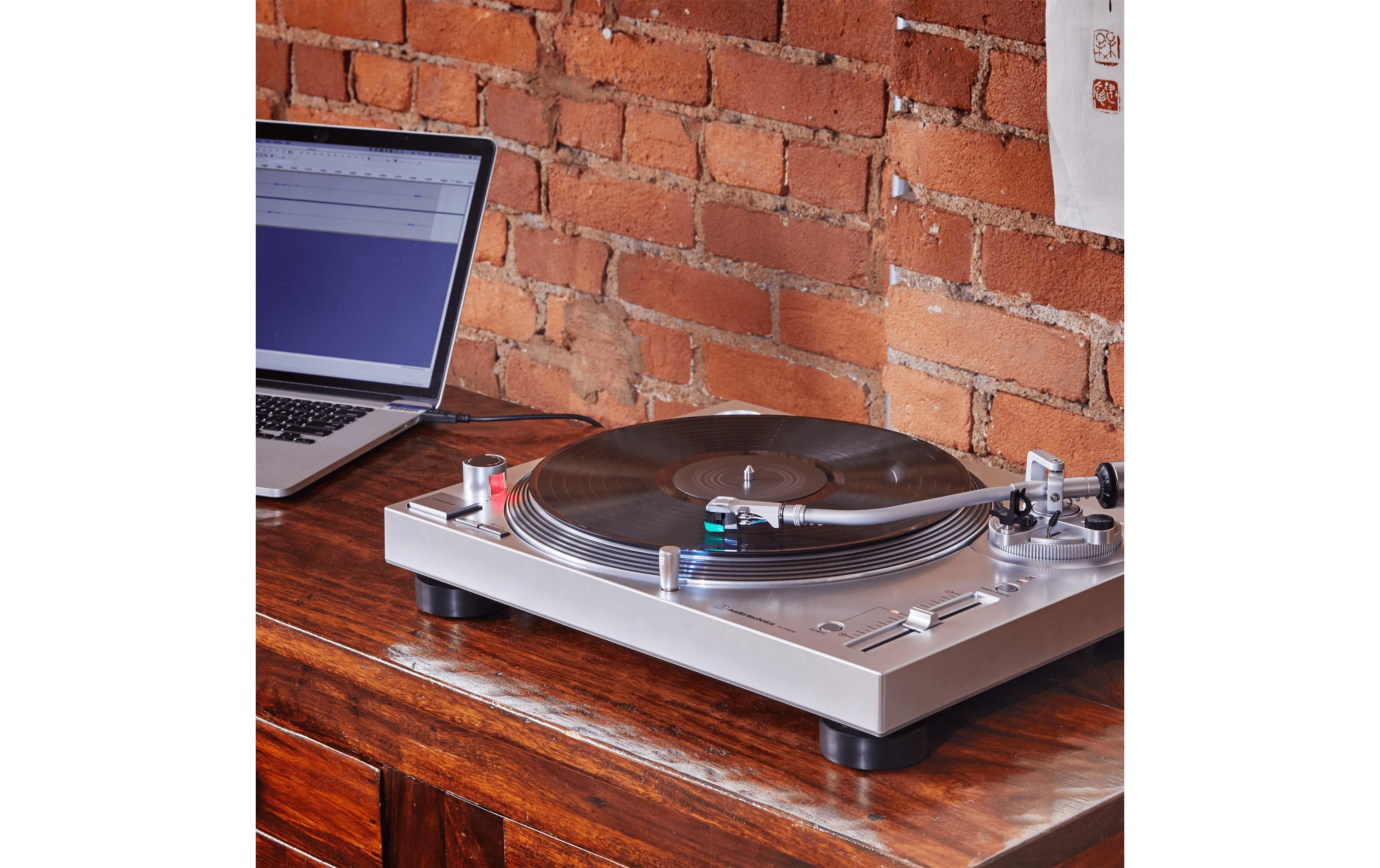 Plattenspieler AT-LP120XUSB Silber<br>Manueller Hi-Fi Plattenspieler mit Direktantrieb